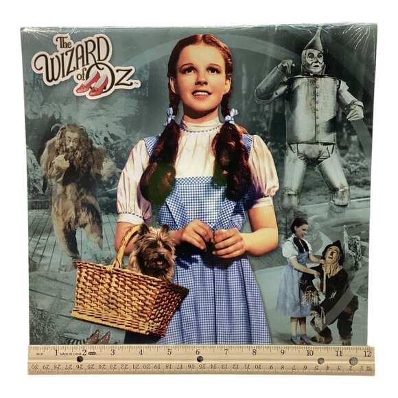 The Wizard Of Oz 16-Month 2018 Calendar With Bonus Downloadable Wallpaper - #1 - Picture 2 of 5